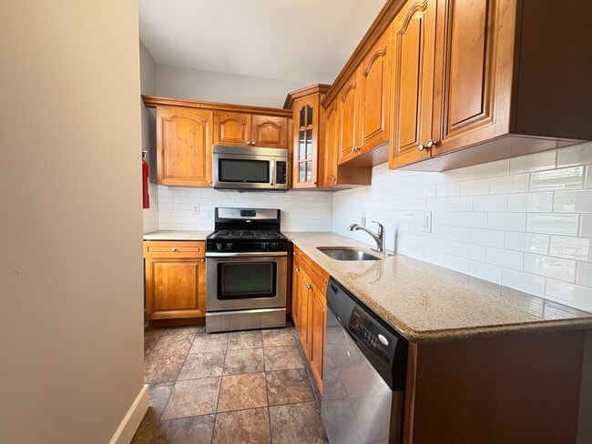 42 Jewett Ave, Unit 2