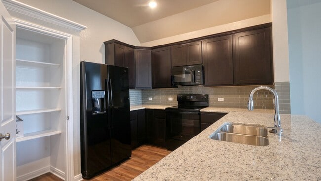 2214 John Ross Ct in Bryan, TX - Building Photo - Building Photo