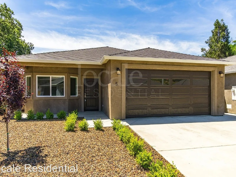 5 Redding Ct in Chico, CA - Building Photo