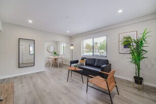 700 SW 11th Ave, Unit SI FL1-ID1022470P in Miami, FL - Building Photo