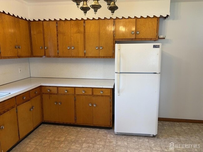 123 Heald St, Unit F1 in Carteret, NJ - Foto de edificio - Building Photo