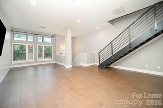 2006 Hawkins St in Charlotte, NC - Building Photo - Building Photo