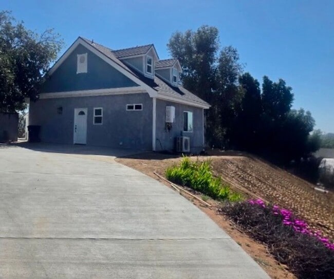 property at 10031 Valle Caballo Ln