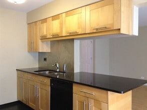 205 Port Royal Cir in Aurora, IL - Building Photo - Building Photo