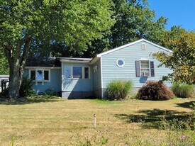 14 Brookside Rd in Monroe, NY - Building Photo