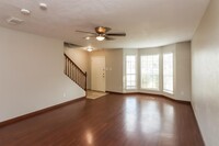 10826 Belle Haven Dr in Houston, TX - Foto de edificio - Building Photo