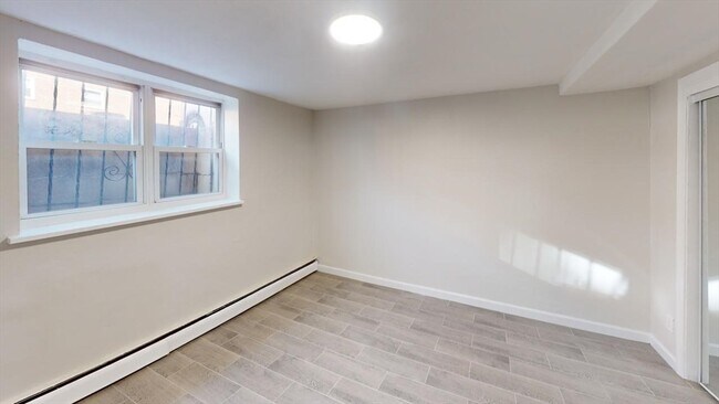 51 Colborne Rd, Unit #1 in Boston, MA - Foto de edificio - Building Photo