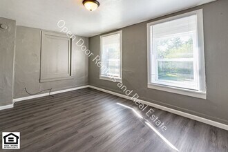 354 W 9th St-Unit -354 W 9th st Apt C in Auburn, IN - Building Photo - Building Photo