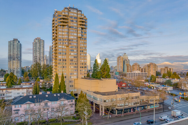 Burlington Square in Burnaby, BC - Building Photo - Building Photo