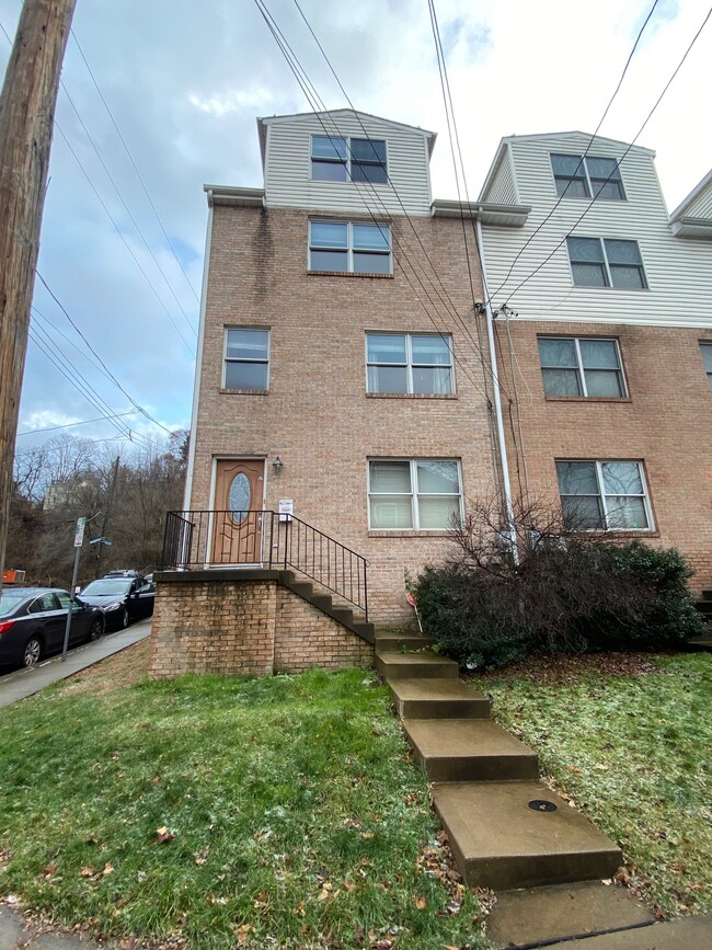 954 Pretense Way in Pittsburgh, PA - Building Photo - Building Photo