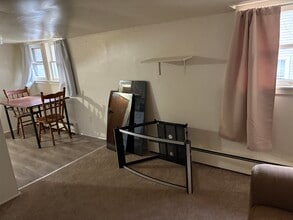 103 E Steuben St, Unit 202 in Bath, NY - Foto de edificio - Building Photo