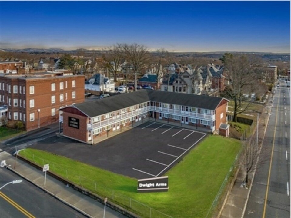 1159 Dwight St in Holyoke, MA - Building Photo