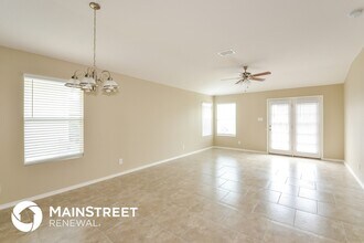 6826 Loma Secca in San Antonio, TX - Foto de edificio - Building Photo