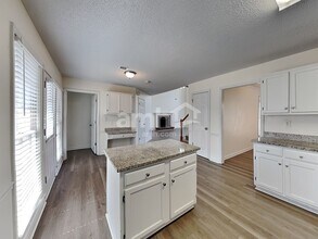 3255 Dogwood Dr in Powder Springs, GA - Building Photo - Building Photo