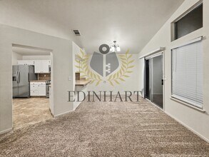 2282 E Decatur Ave in Fresno, CA - Building Photo - Building Photo