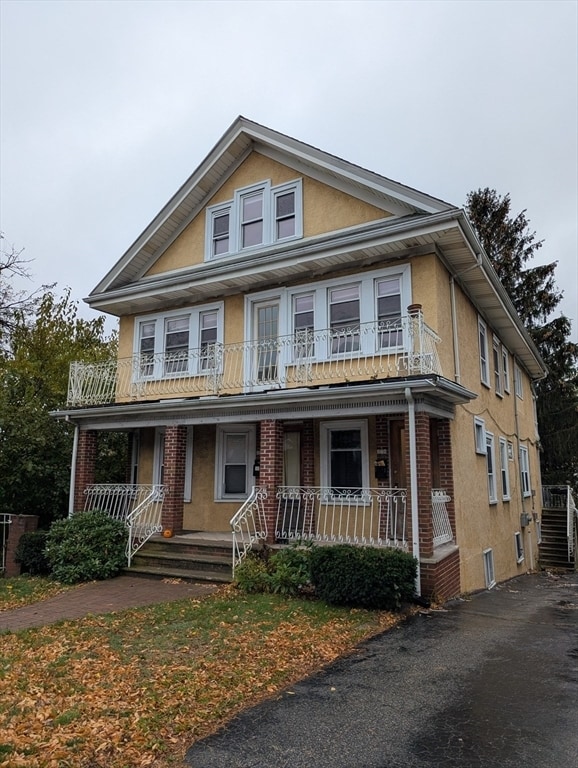 property at 378 Fellsway W