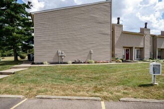 42 Apple Ln in Cincinnati, OH - Building Photo - Building Photo