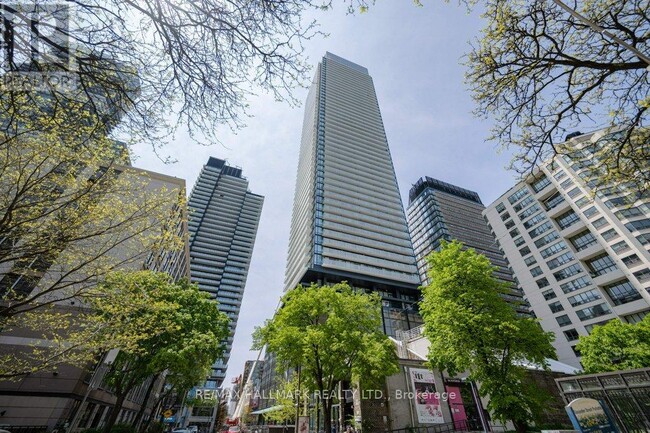 property at 501 Yonge St