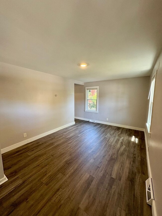 65-67 Ridgeview Cir in New London, CT - Building Photo - Building Photo