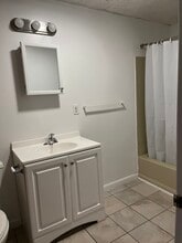 5 Webster Pl, Unit 2 in Worcester, MA - Foto de edificio - Building Photo
