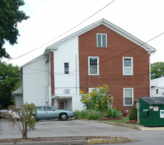 Colonial Apartments in Muncy, PA - Building Photo - Building Photo