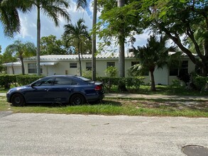 Labueux Apartments in Hollywood, FL - Building Photo - Building Photo