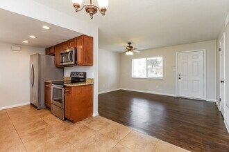 2843 Kinnon Dr in Orlando, FL - Foto de edificio - Building Photo