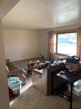 108 Meadow Ln in Mankato, MN - Foto de edificio - Building Photo