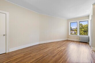 821 Bergen Ave in Jersey City, NJ - Building Photo - Building Photo