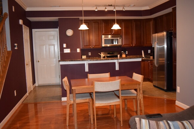 2500 Eastbourne Dr in Woodbridge, VA - Building Photo - Building Photo