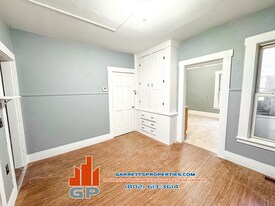 23 Brook St, Unit 3 in Barre, VT - Building Photo