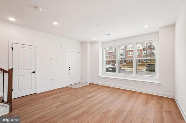 19820 Lavender Dust Sq in Ashburn, VA - Building Photo - Building Photo