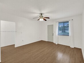 1003 NE 110th St-Unit -2 in Biscayne Park, FL - Building Photo - Building Photo