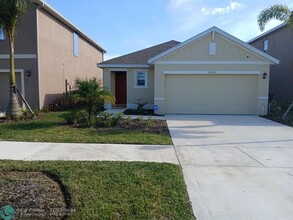 12308 Rimini Wy in Port St. Lucie, FL - Foto de edificio - Building Photo