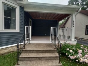 1502 S Jefferson St, Unit 1 in Lockport, IL - Building Photo - Building Photo
