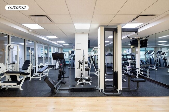 150 E 57th St in New York, NY - Building Photo - Building Photo