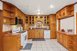 430 E 184th St in Carson, CA - Building Photo - Building Photo