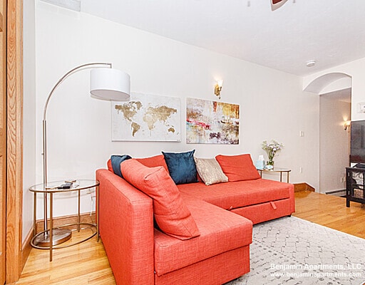 89 Myrtle St, Unit A in Boston, MA - Building Photo - Building Photo