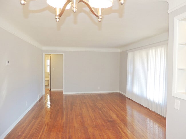 27693 Fullerwood Dr in Euclid, OH - Building Photo - Building Photo