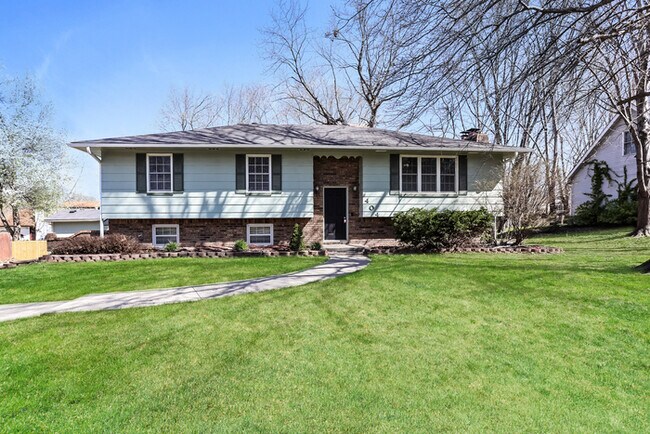 property at 404 E 11th St