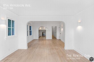 854 Hyperion Ave in Los Angeles, CA - Building Photo - Building Photo