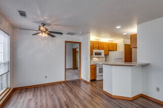 The Gables Apartments in Oak Creek, WI - Building Photo - Interior Photo