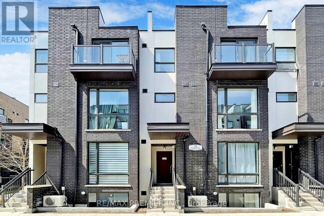 property at 32 Fieldway Rd