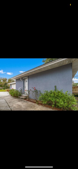 1853 Buccaneer Cir E in Jacksonville, FL - Building Photo