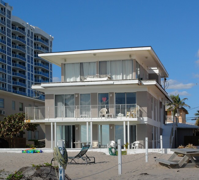 Edgemeer Motel in Pompano Beach, FL - Foto de edificio - Building Photo