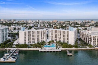 910 West Ave, Unit 0738 in Miami Beach, FL - Building Photo - Building Photo