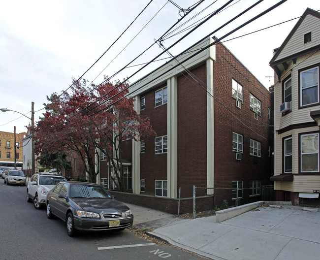 11 Cottage St in Jersey City, NJ - Building Photo - Building Photo