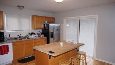 2702 Homestead Rd in Madison, WI - Foto de edificio - Building Photo
