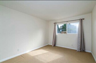 1280 W Main St, Unit 19 in El Cajon, CA - Foto de edificio - Building Photo