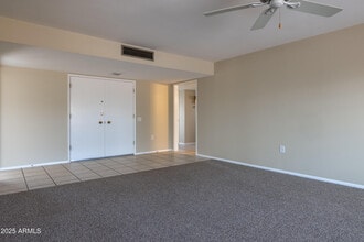 10005 W Oak Ridge Dr in Sun City, AZ - Building Photo - Building Photo